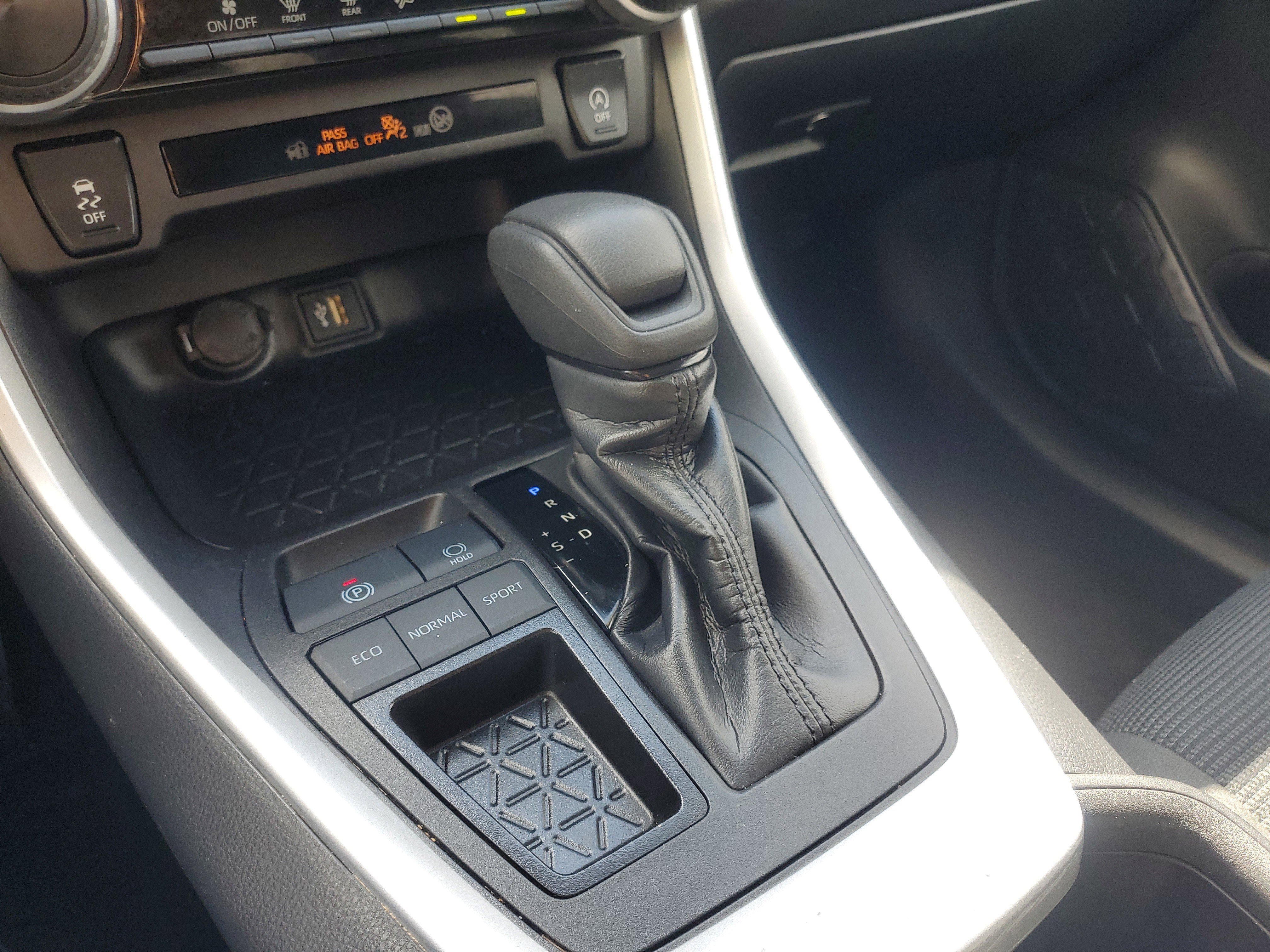 Used 2024 Toyota RAV4 LE image 29