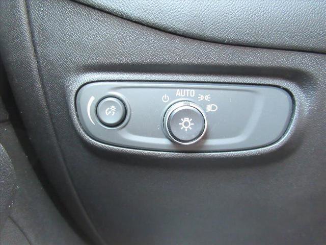 Used 2018 Chevrolet Equinox LT image 21