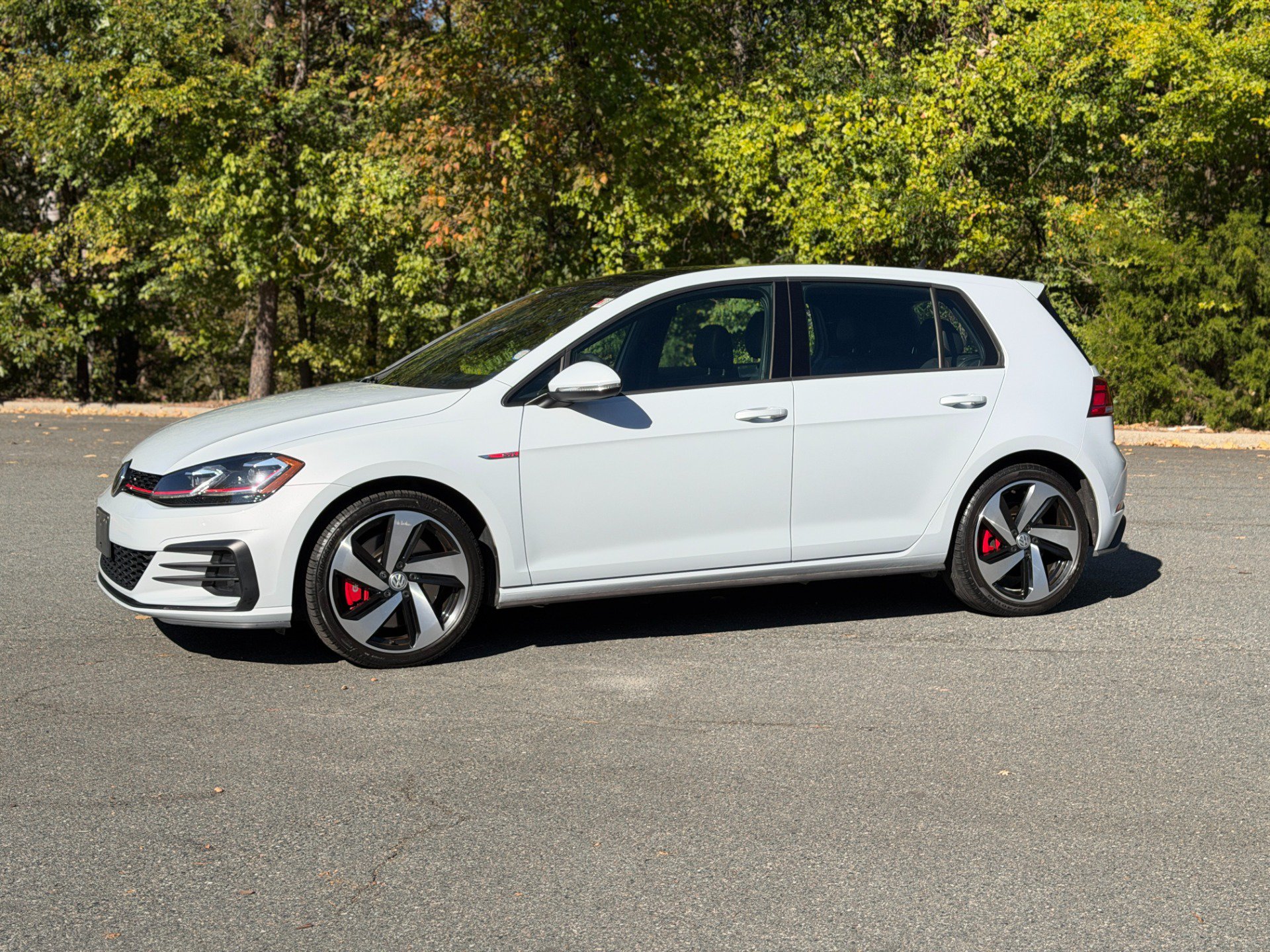 Used 2020 Volkswagen Golf 4-Door FWD image 5