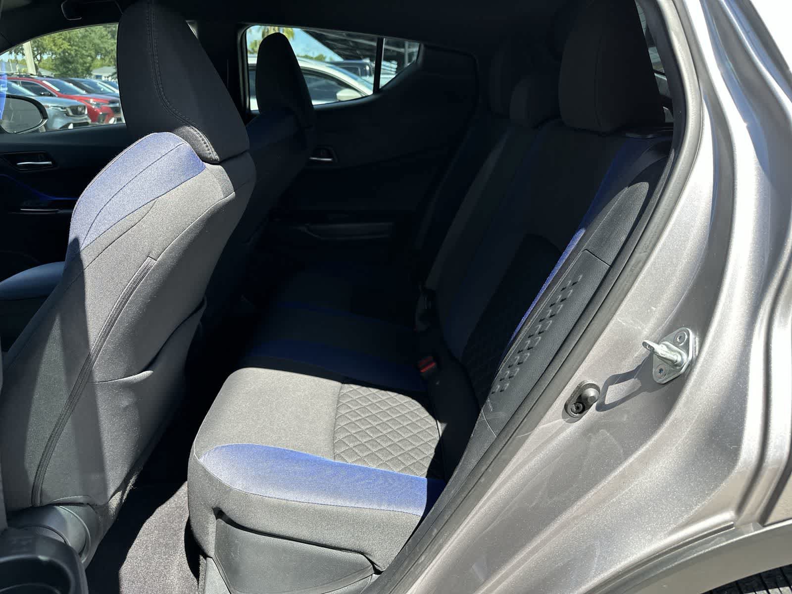 Used 2020 Toyota C-HR XLE FWD image 4