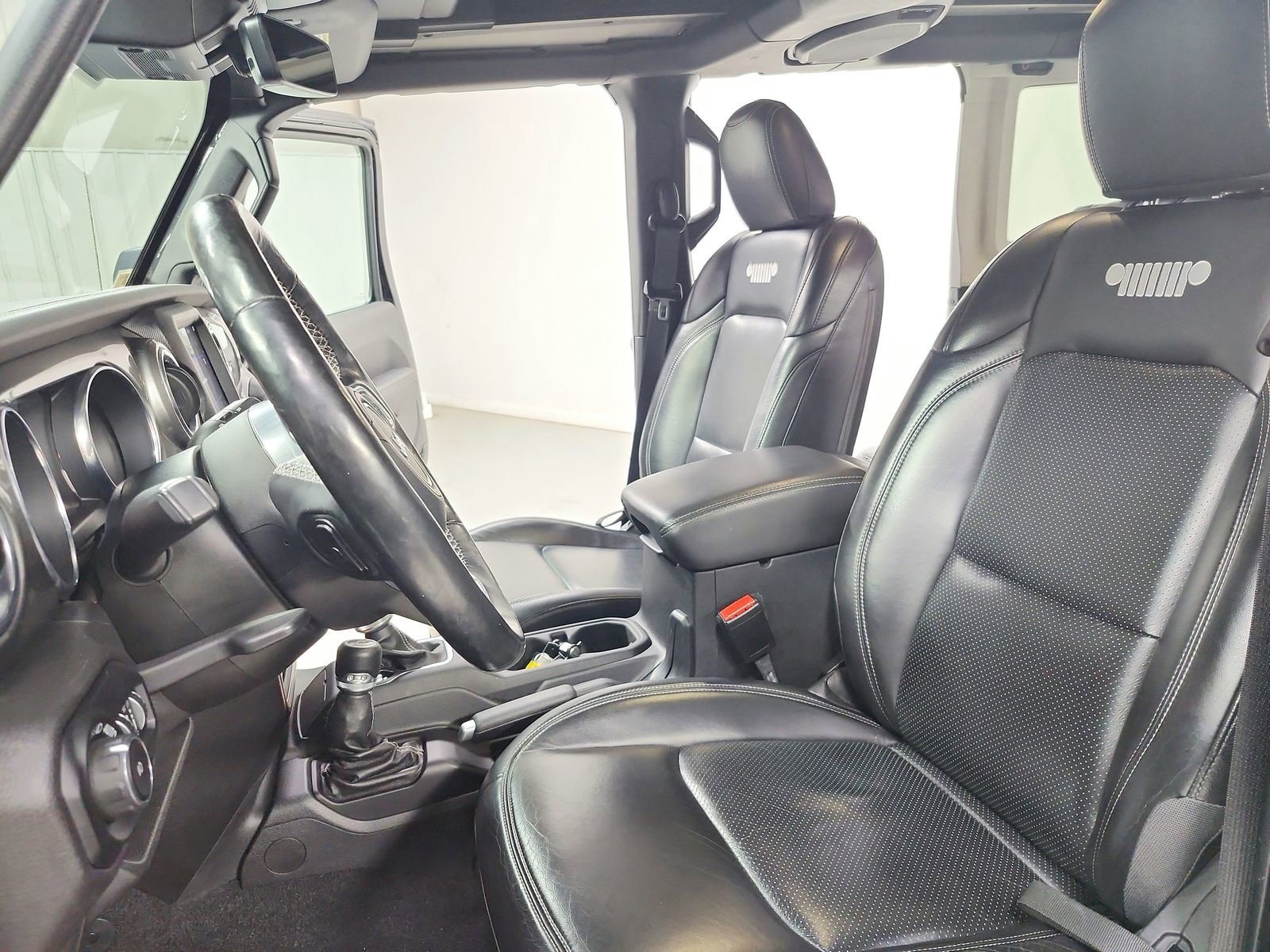 Used 2021 Jeep Wrangler Unlimited Sahara AWD/4WD image 19