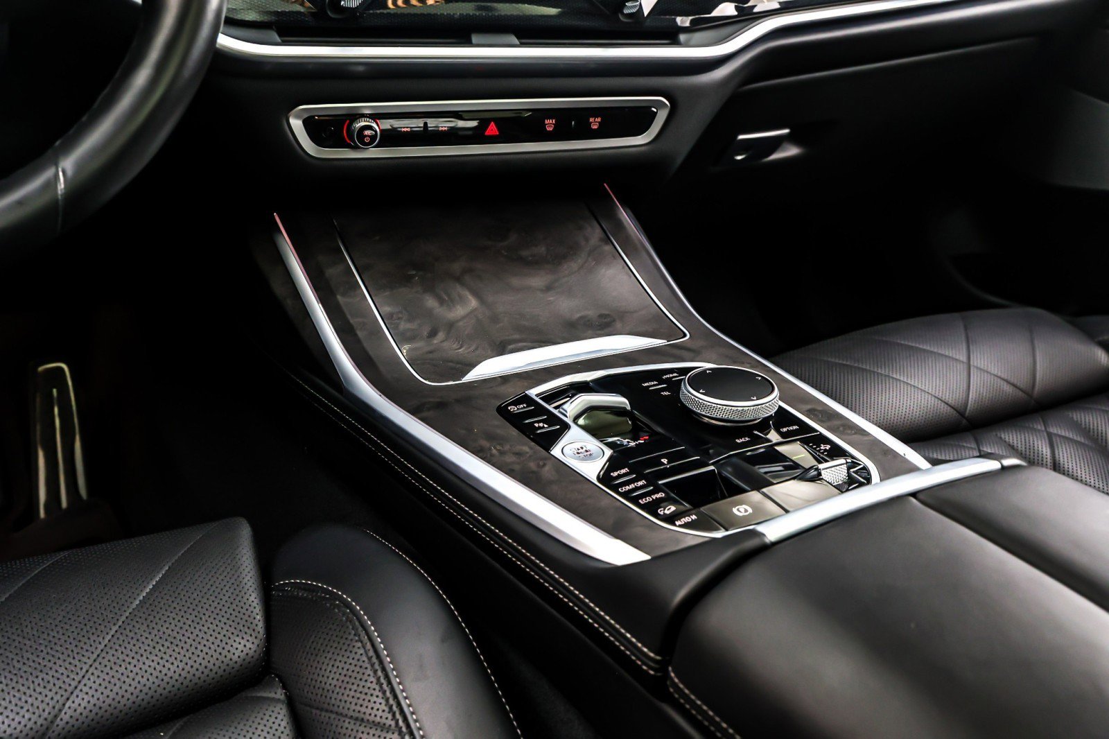 Used 2024 BMW X7 xDrive40i w/ M Sport Package image 7