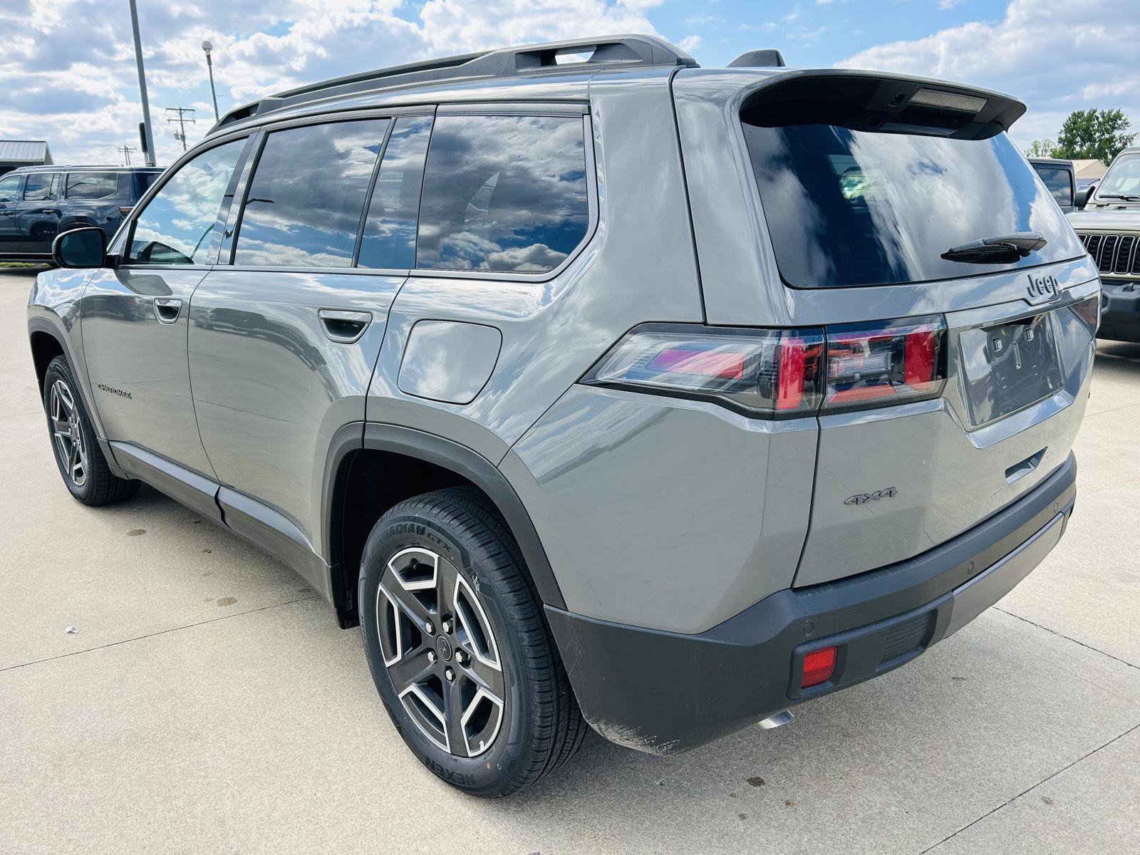 New 2026 Jeep Cherokee Laredo AWD/4WD image 33