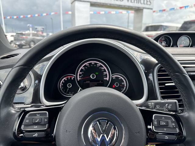 Used 2015 Volkswagen Beetle R-Line FWD image 18