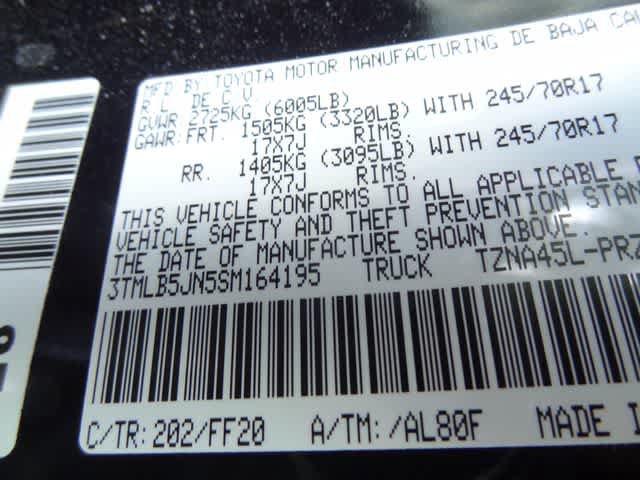 Used 2025 Toyota Tacoma SR5 AWD/4WD image 31