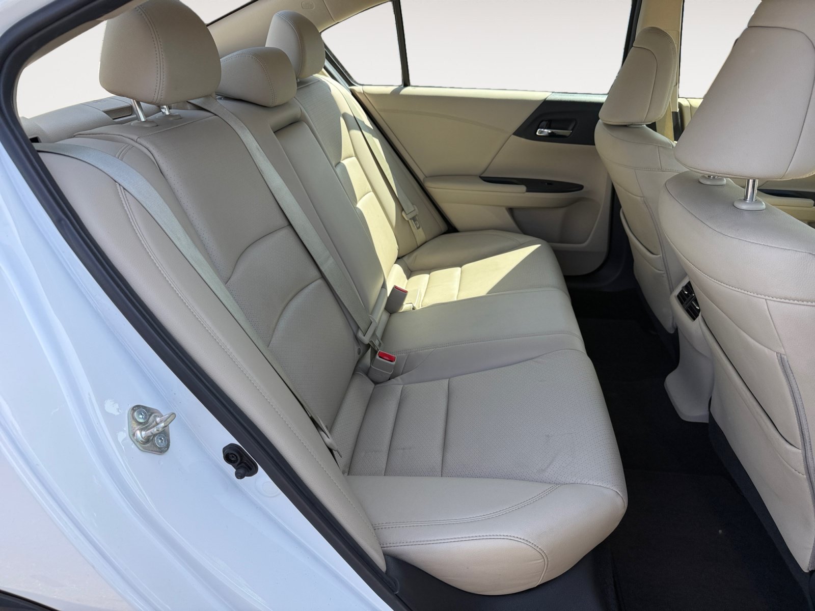 Used 2017 Honda Accord EX-L image 18
