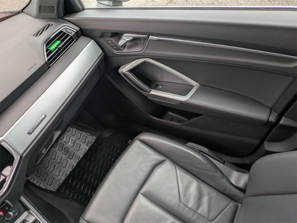 Used 2020 Audi Q3 2.0T Premium w/ Convenience Package image 16