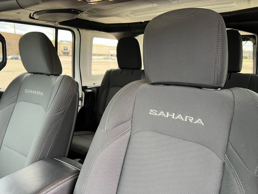 Used 2018 Jeep Wrangler Unlimited Sahara image 13