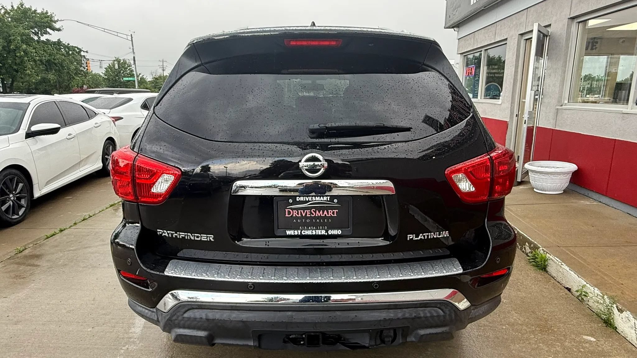 Used 2018 Nissan Pathfinder Platinum w/ Cargo Package FWD image 8
