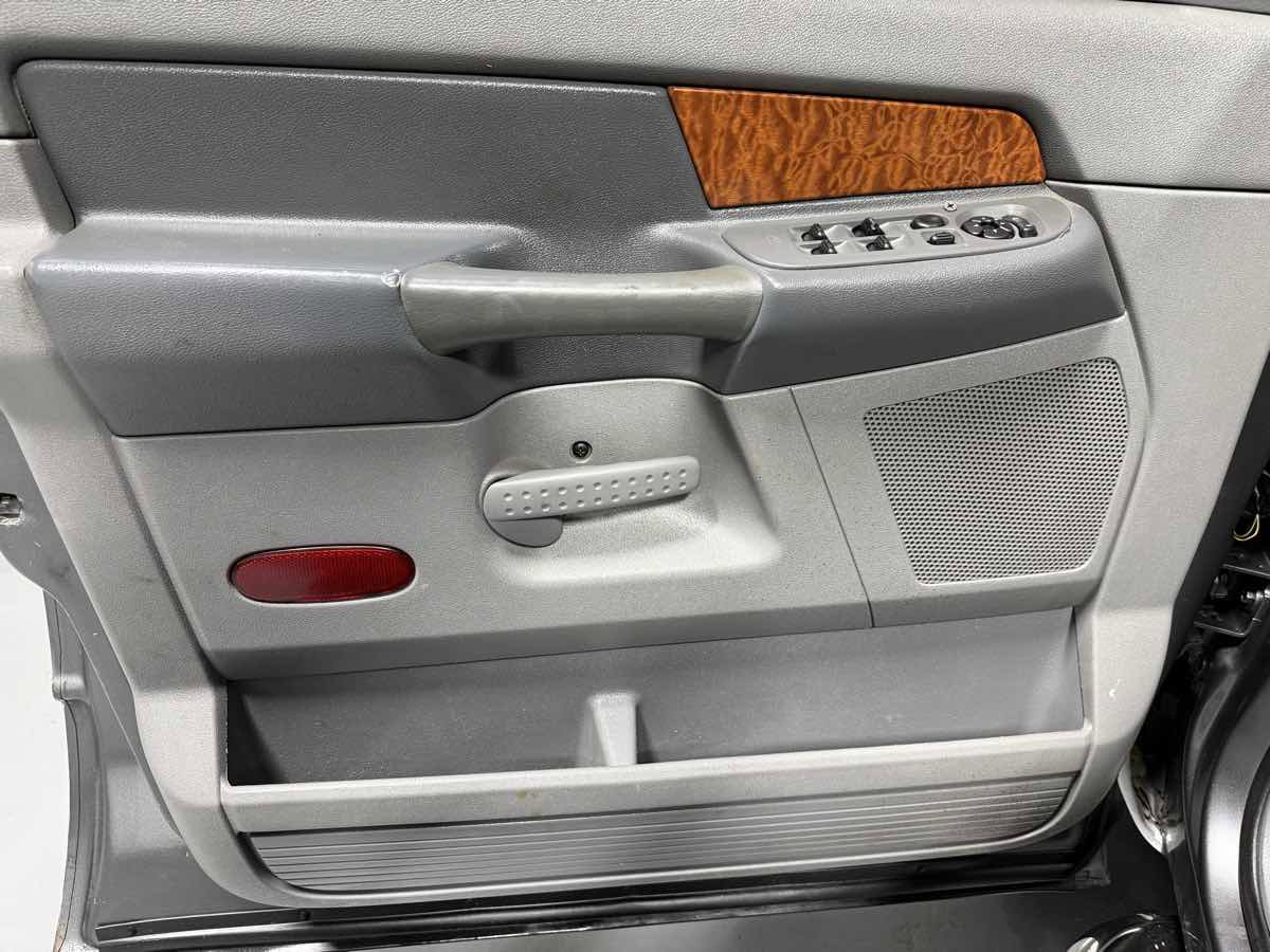 Used 2006 Dodge Ram 2500 Truck Laramie image 11