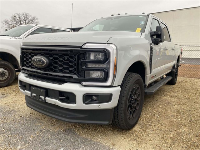 Used 2025 Ford F350 Lariat w/ Lariat Ultimate Package image 3