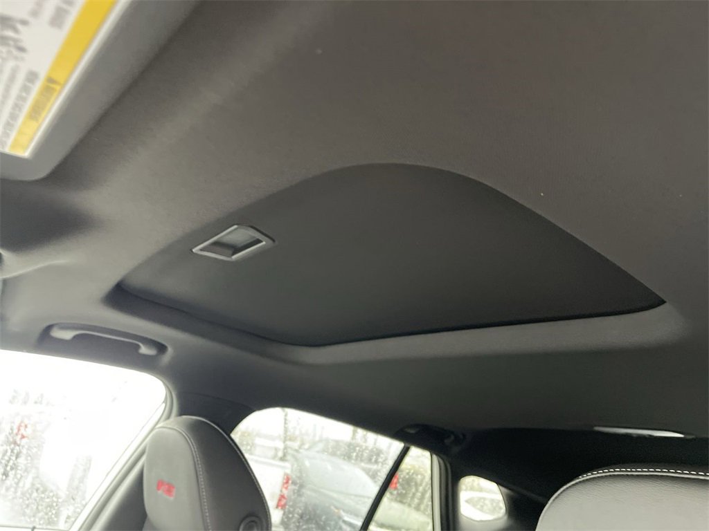 New 2026 Chevrolet Trax RS w/ Sunroof Package image 21