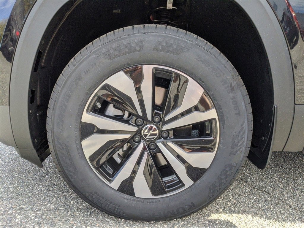 Used 2025 Volkswagen Atlas SE image 43