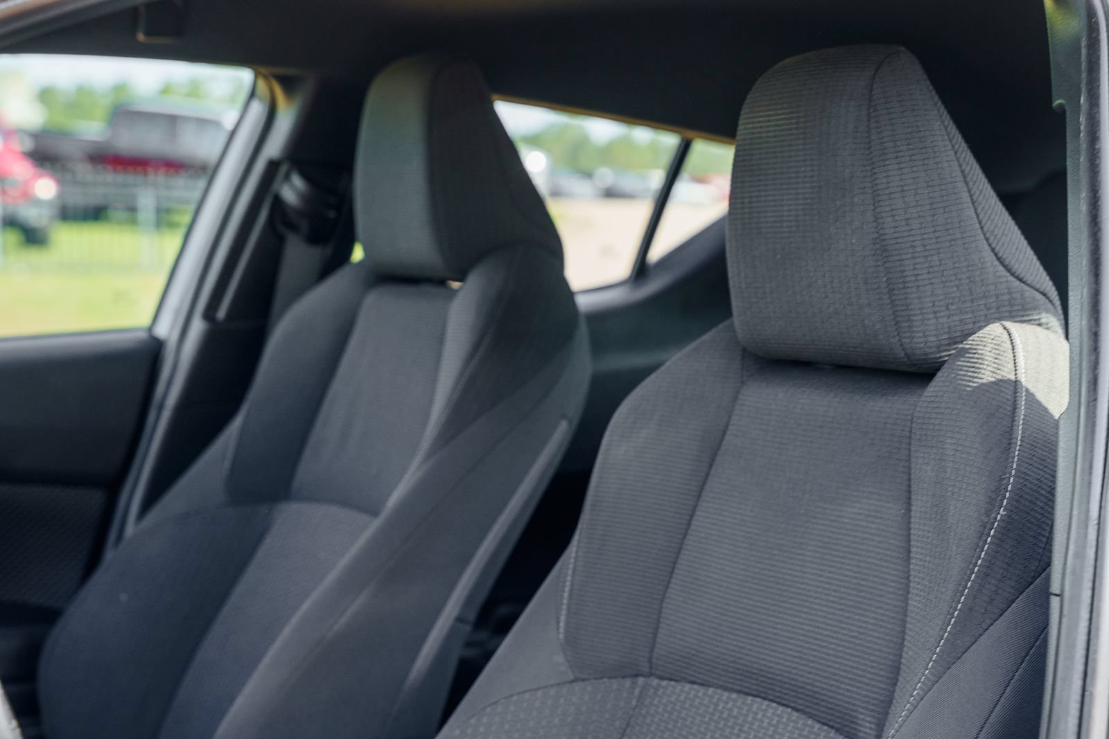 Used 2018 Toyota C-HR XLE FWD image 21