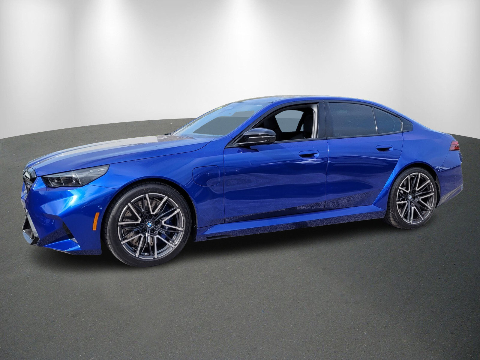 New 2026 BMW M5 image 3