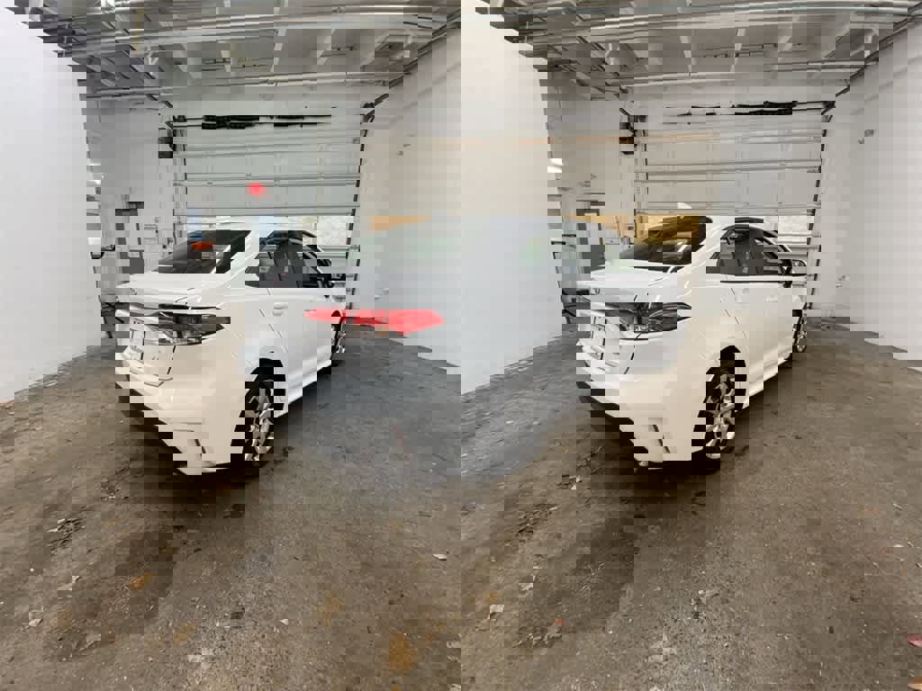 Used 2024 Toyota Corolla LE image 6