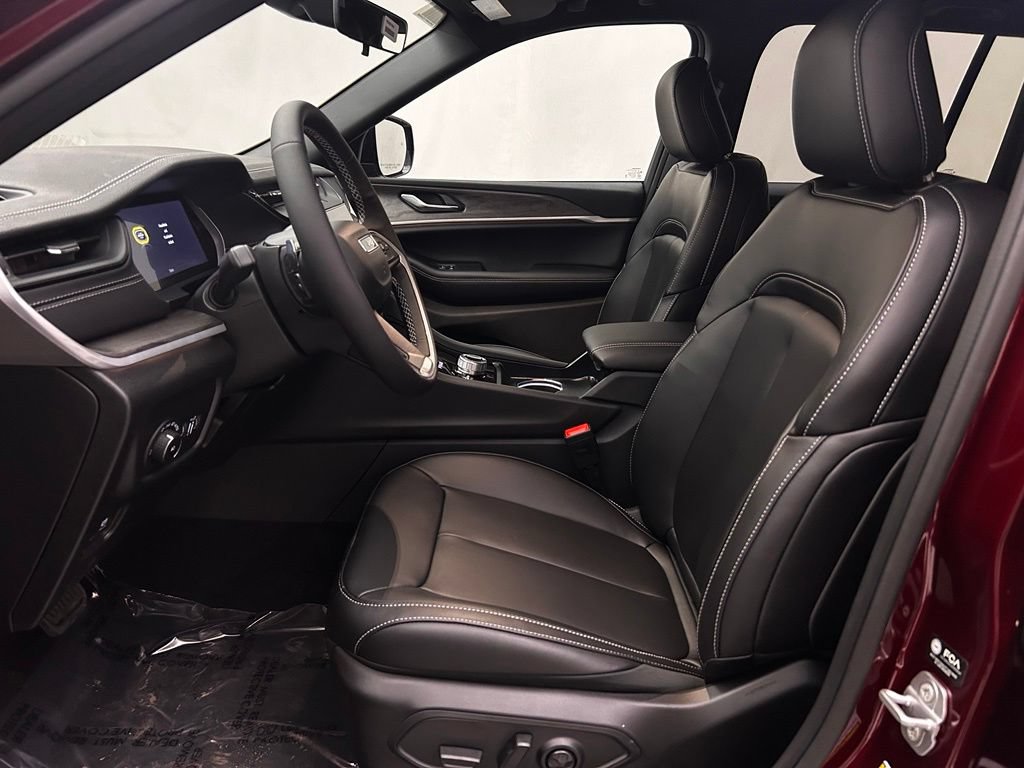New 2026 Jeep Grand Cherokee Limited w/ Limited Altitude Package AWD/4WD image 12
