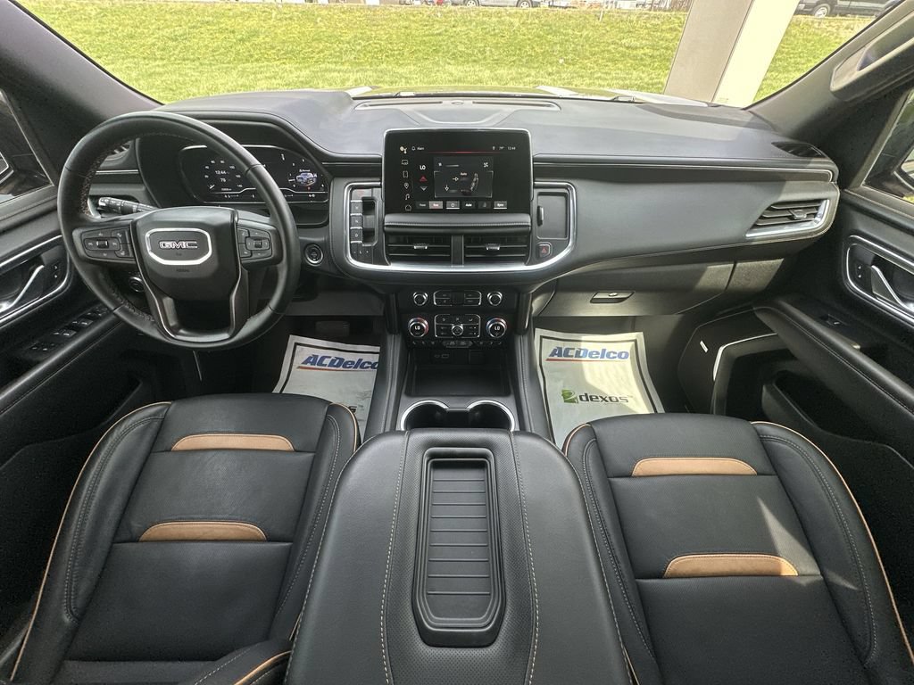 Used 2024 GMC Yukon AT4 w/ Technology Package AWD/4WD image 20