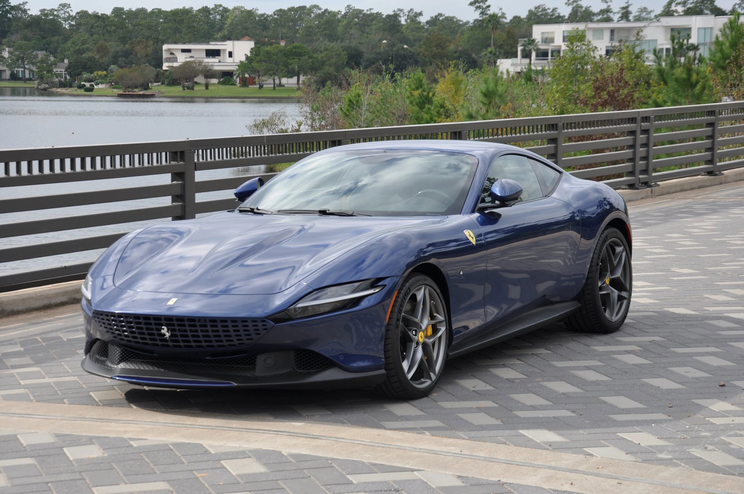 Used 2022 Ferrari Roma image 2