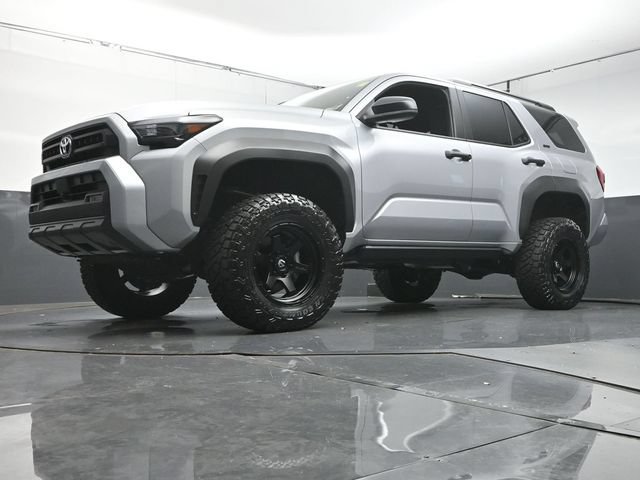 Used 2025 Toyota 4Runner SR5 AWD/4WD image 32