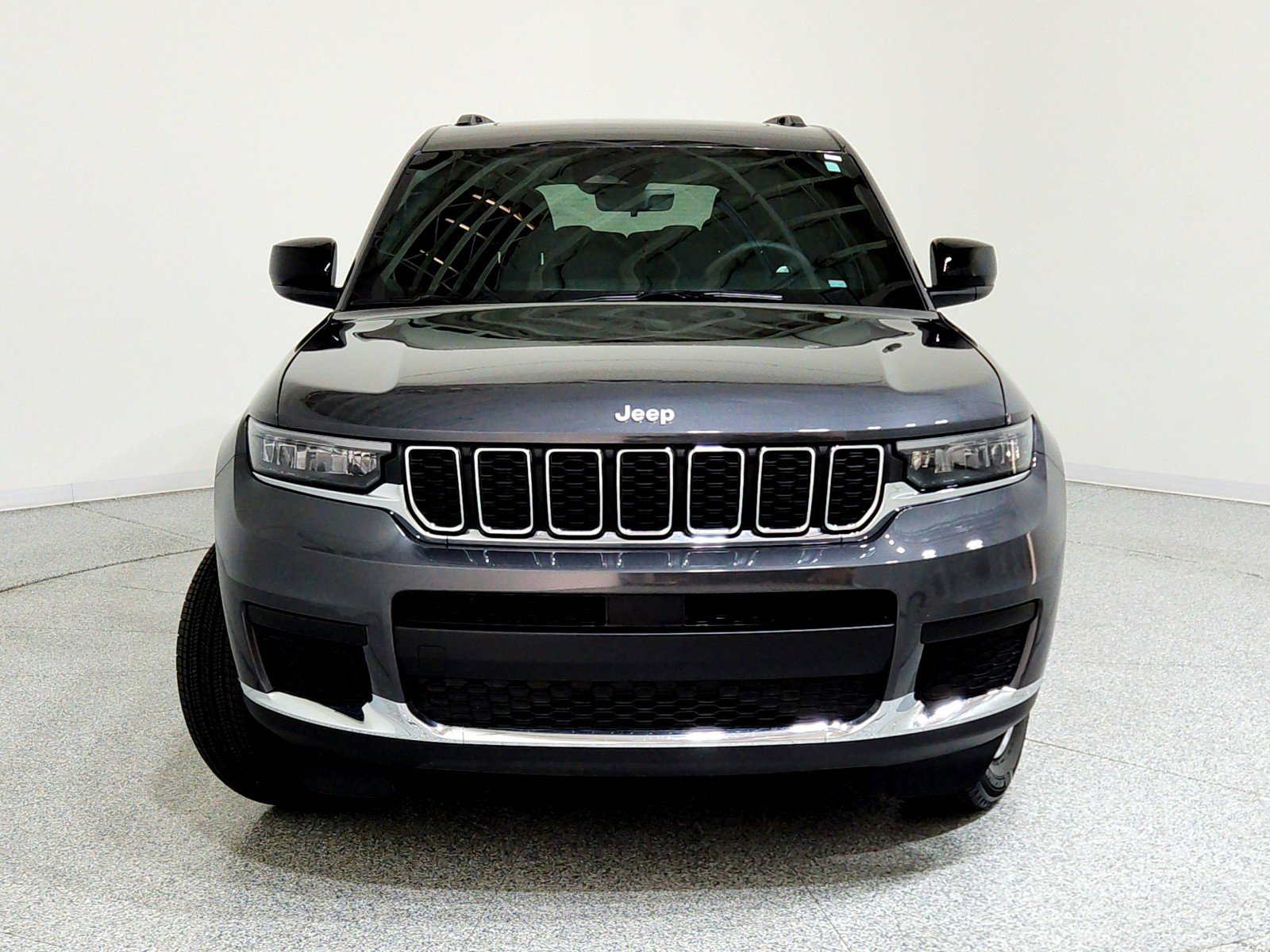 Used 2025 Jeep Grand Cherokee L Laredo w/ Luxury Tech Group I image 2