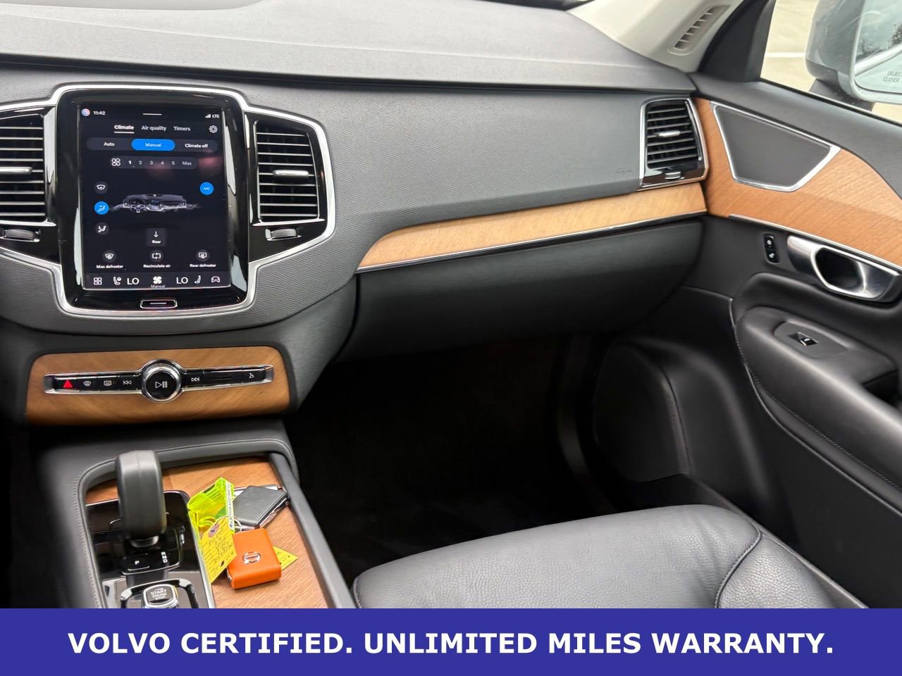 Certified 2024 Volvo XC90 B6 Plus w/ Protection Package Premier image 15