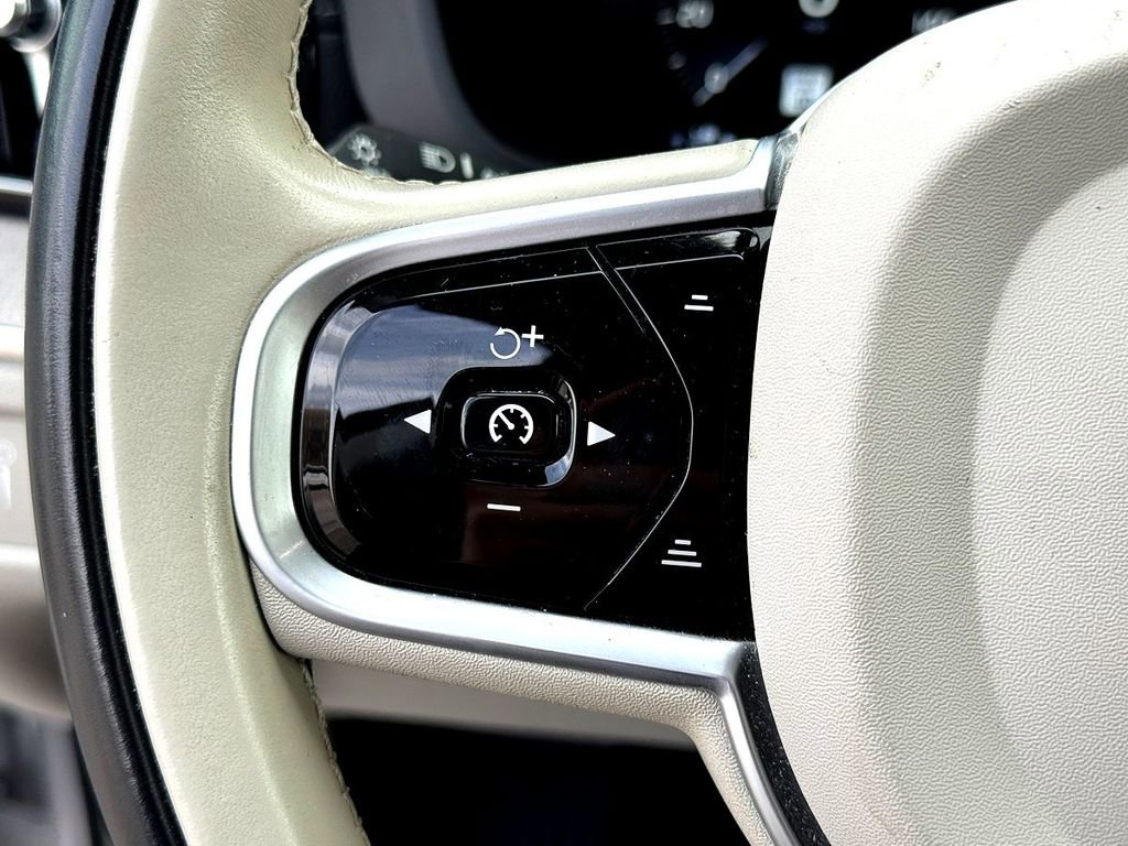 Used 2021 Volvo XC60 T5 Inscription w/ Advanced Package image 16