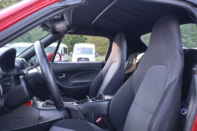 Used 2005 MAZDA MX-5 Miata w/ Convenience Pkg RWD image 17