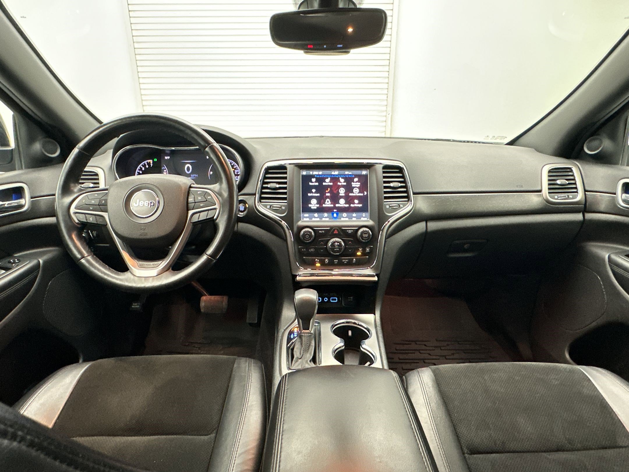 Used 2018 Jeep Grand Cherokee Altitude image 16