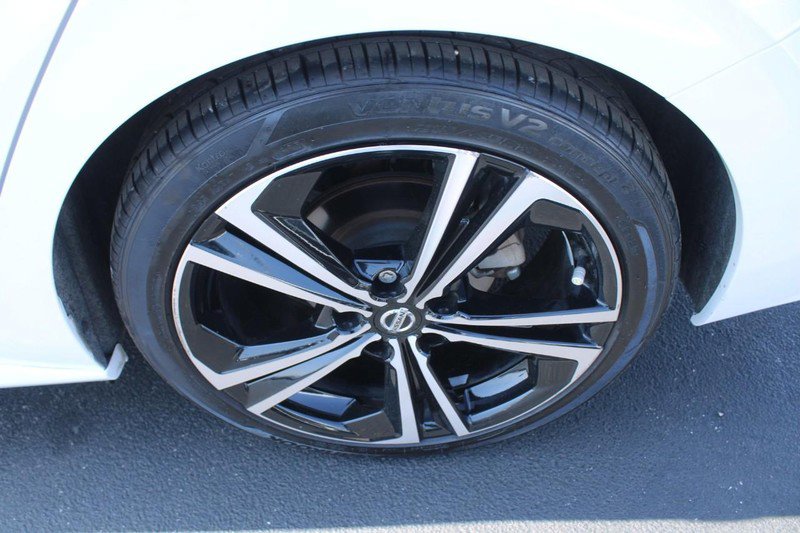 Used 2021 Nissan Sentra SR w/ SR Premium Package FWD image 8