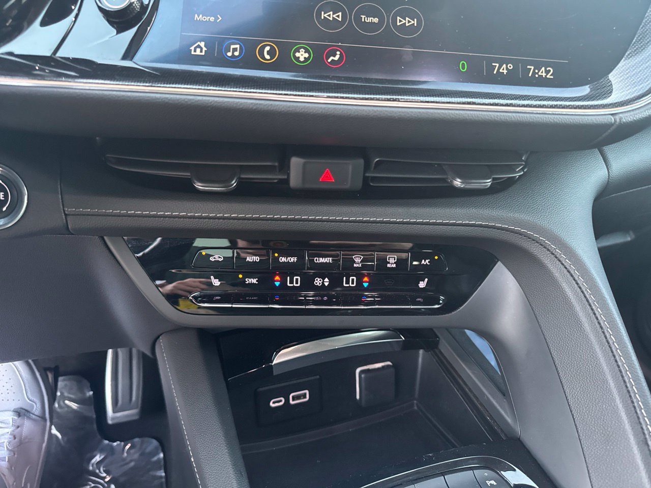 Used 2023 Buick Envision Essence w/ Sport Touring Package FWD image 13