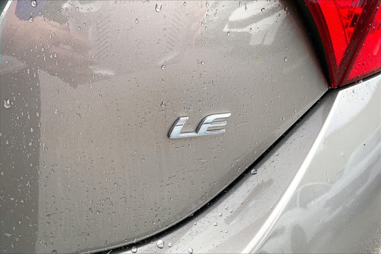 Used 2018 Toyota Corolla LE FWD image 10