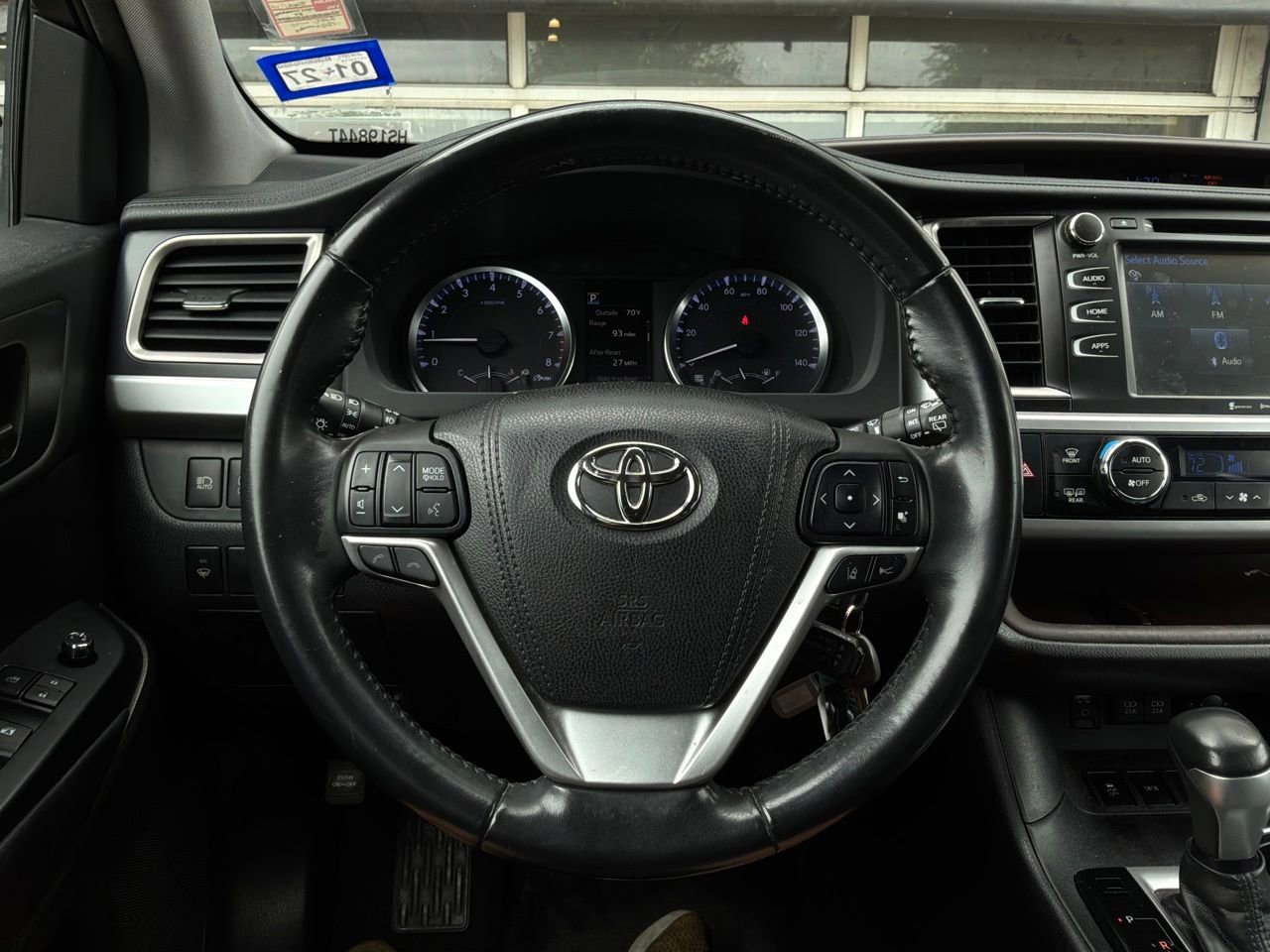 Used 2017 Toyota Highlander Plus FWD image 30