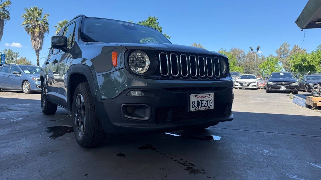 Used 2018 Jeep Renegade Latitude image 32