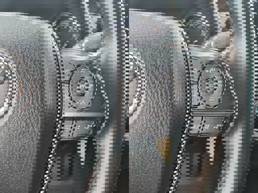 Used 2023 Toyota Camry SE image 18