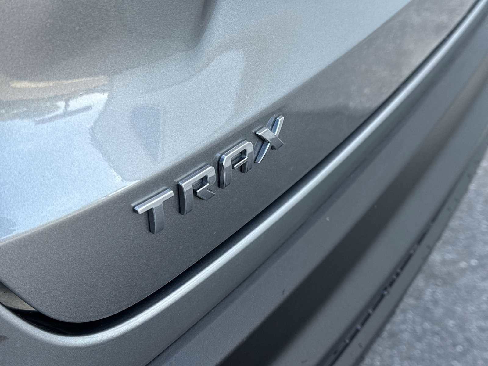 Used 2024 Chevrolet Trax LS w/ LS Convenience Package image 11