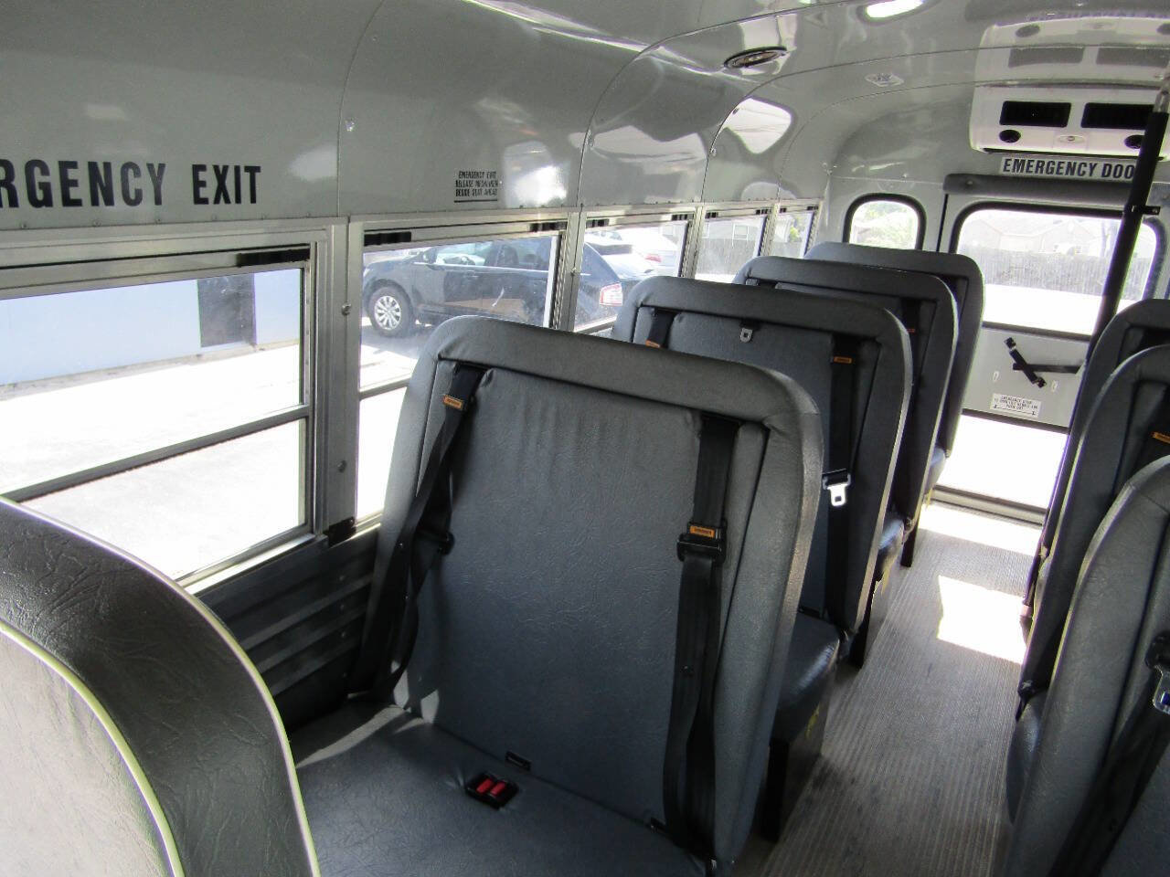 Used 2006 Chevrolet Express 3500 w/ School Bus Package image 16