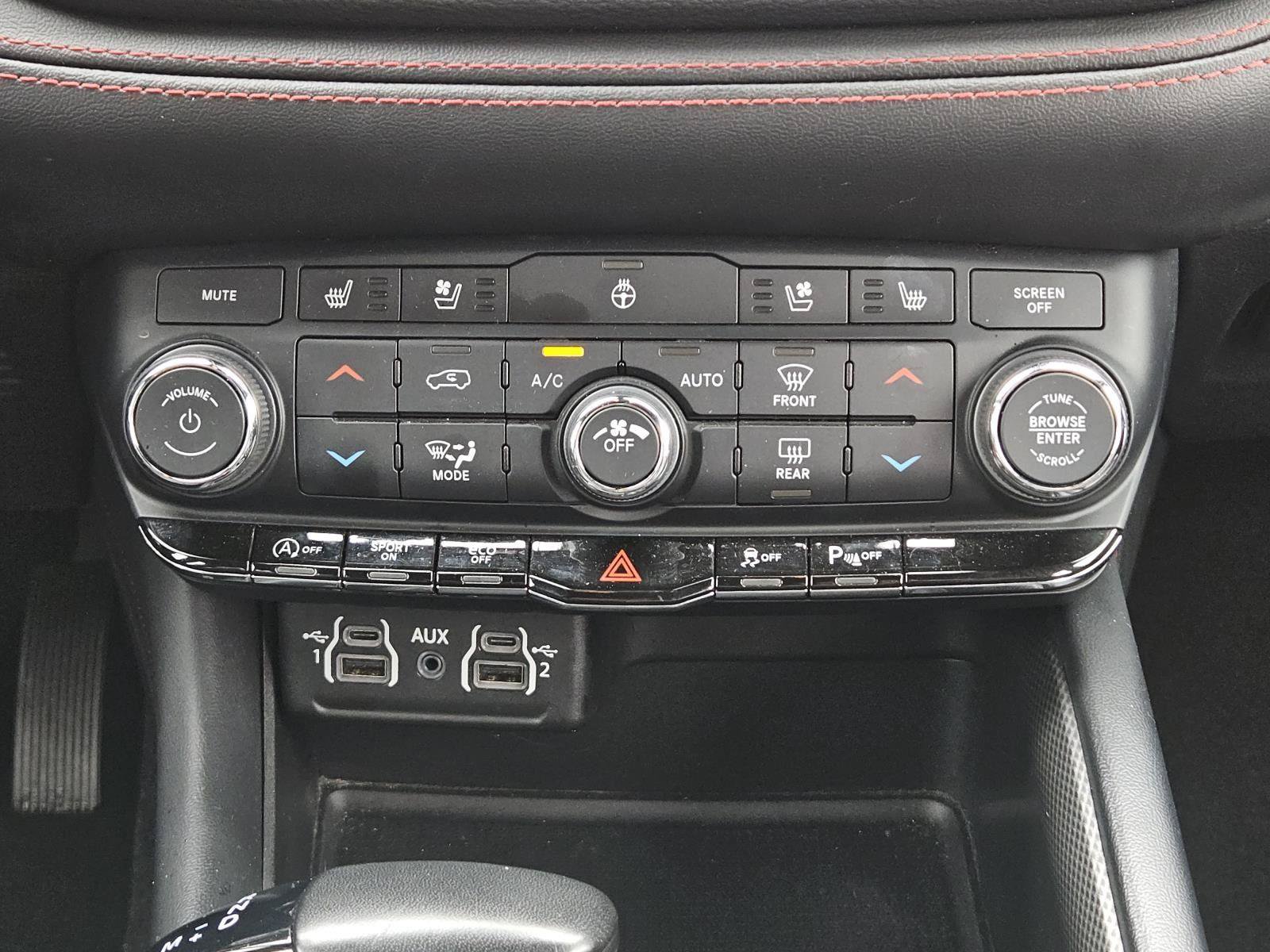 Used 2024 Dodge Durango GT AWD/4WD image 11