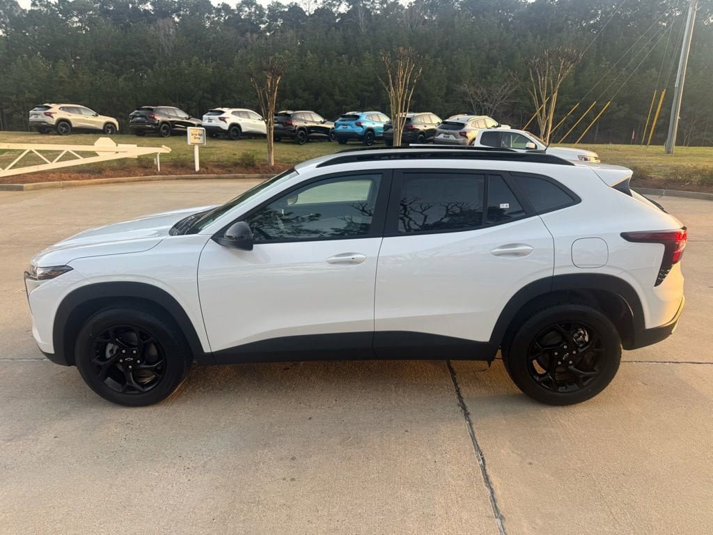 New 2026 Chevrolet Trax LT w/ Midnight Edition image 9