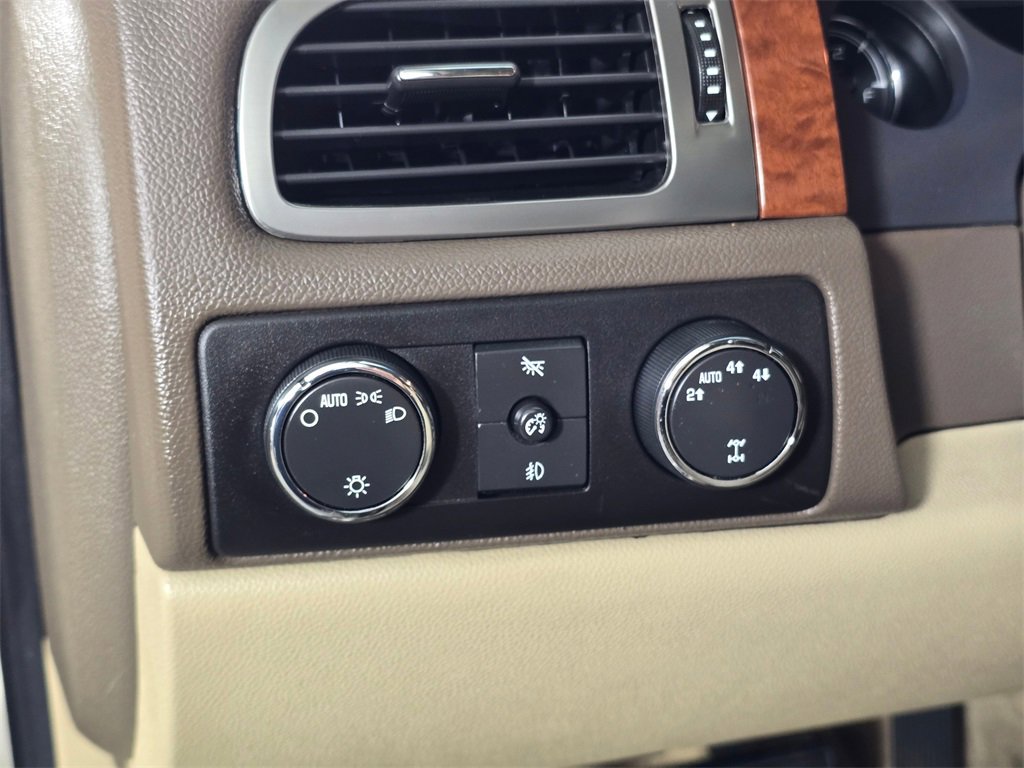 Used 2008 GMC Yukon SLE w/ Exterior Appearance Package image 29