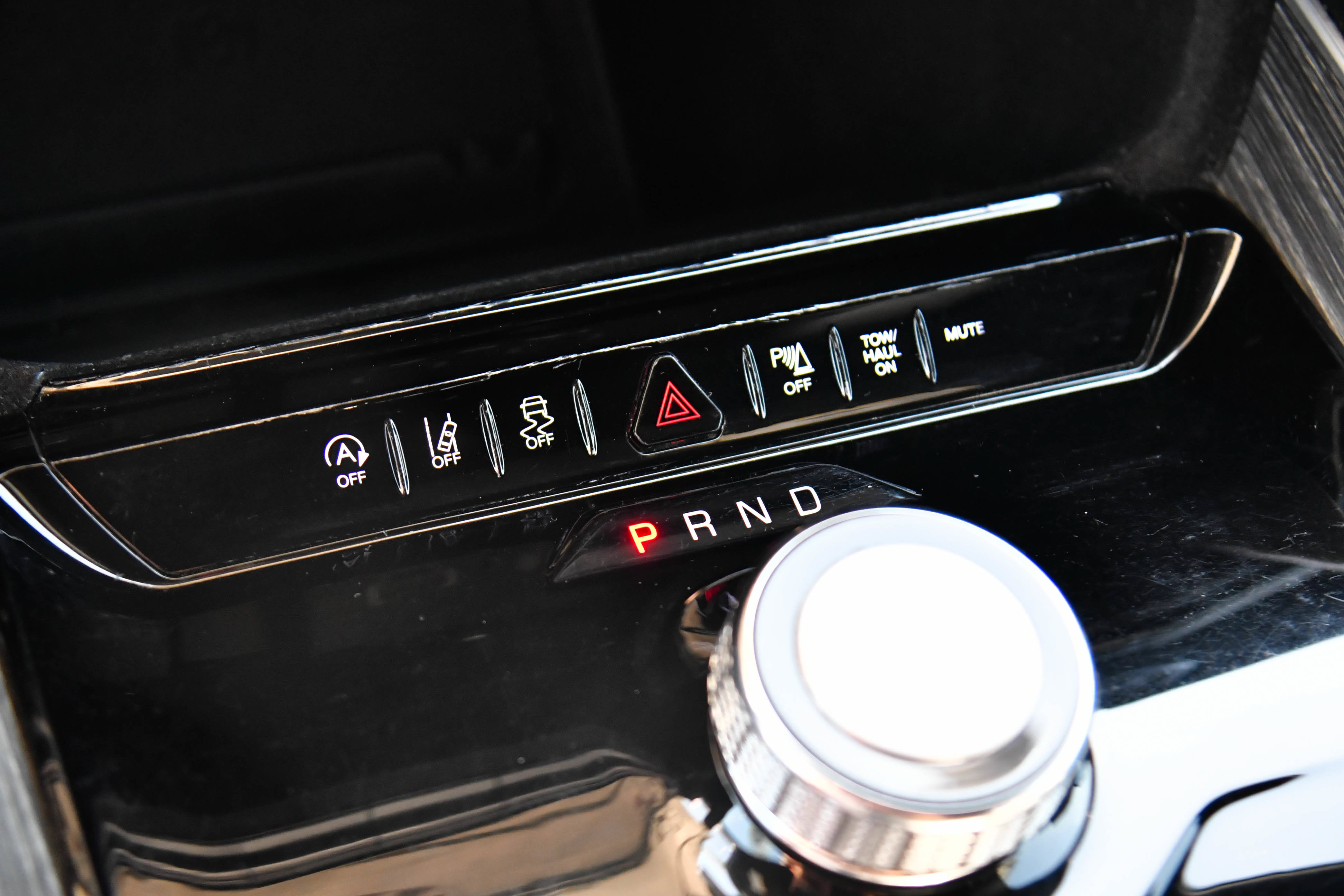 Used 2024 Jeep Wagoneer L Series II RWD image 32