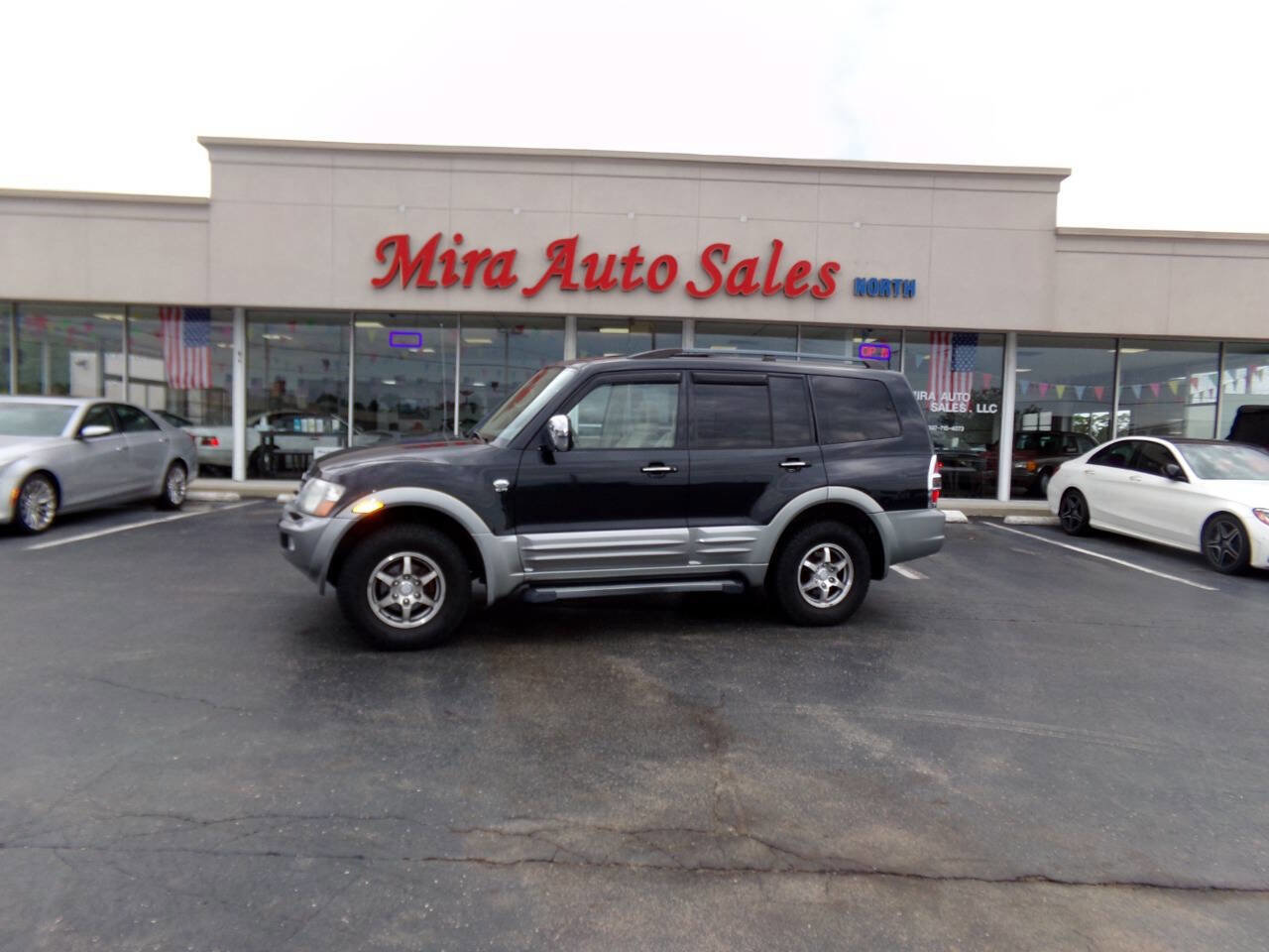 Used 2002 Mitsubishi Montero Limited image 1