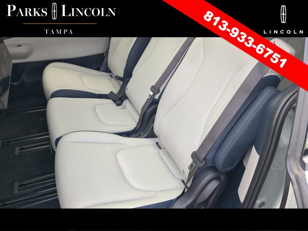 Used 2025 Kia Carnival SX FWD image 17