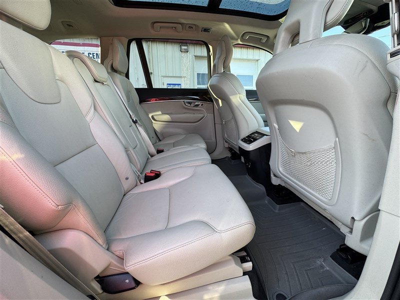 Used 2017 Volvo XC90 T6 Momentum w/ Vision Package AWD/4WD image 15