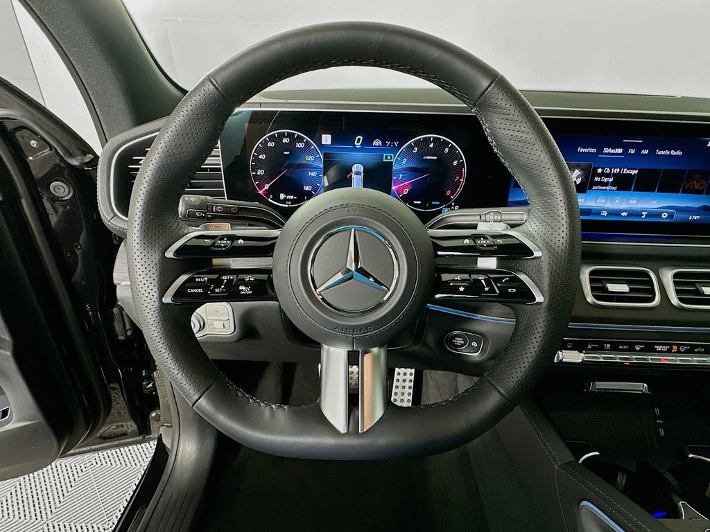 Used 2025 Mercedes-Benz GLS 450 4MATIC image 11