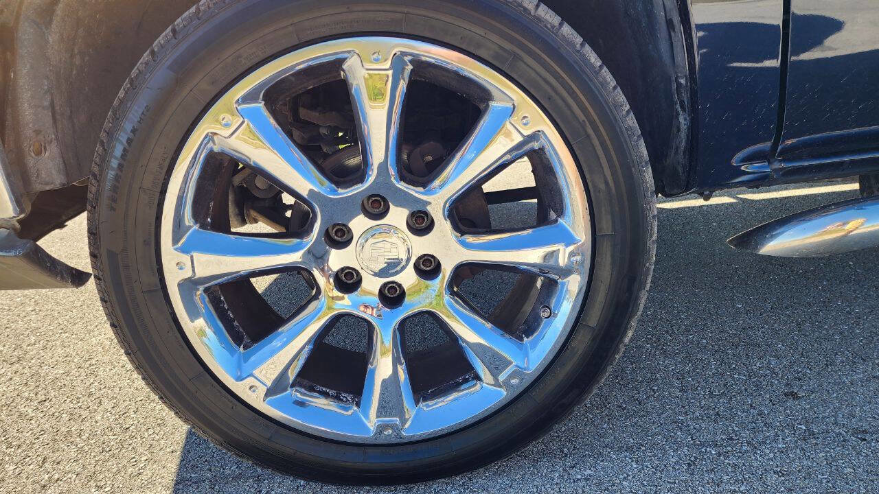 Used 2005 Chevrolet Avalanche LS w/ Preferred Equipment Group image 40