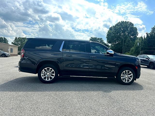 Used 2023 Chevrolet Suburban Premier AWD/4WD image 9