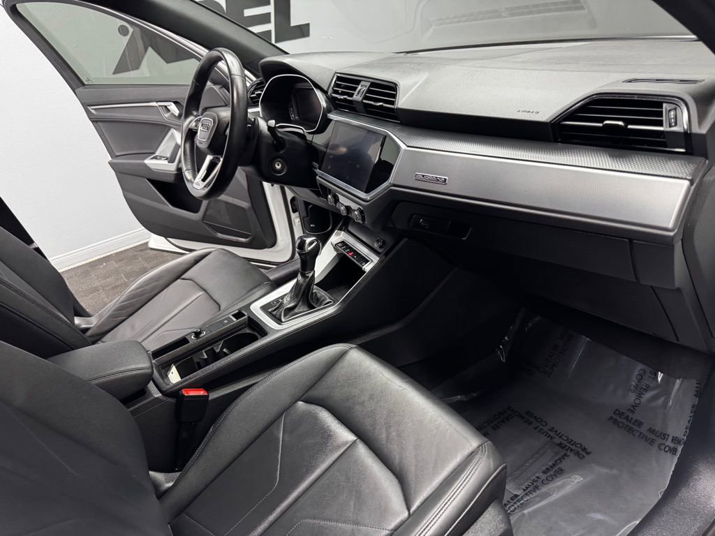 Used 2022 Audi Q3 2.0T Premium w/ Convenience Package AWD/4WD image 53