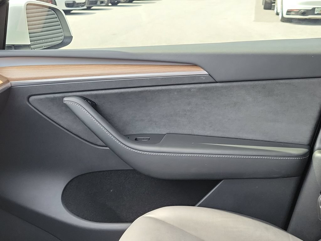 Used 2022 Tesla Model Y Performance AWD/4WD image 24