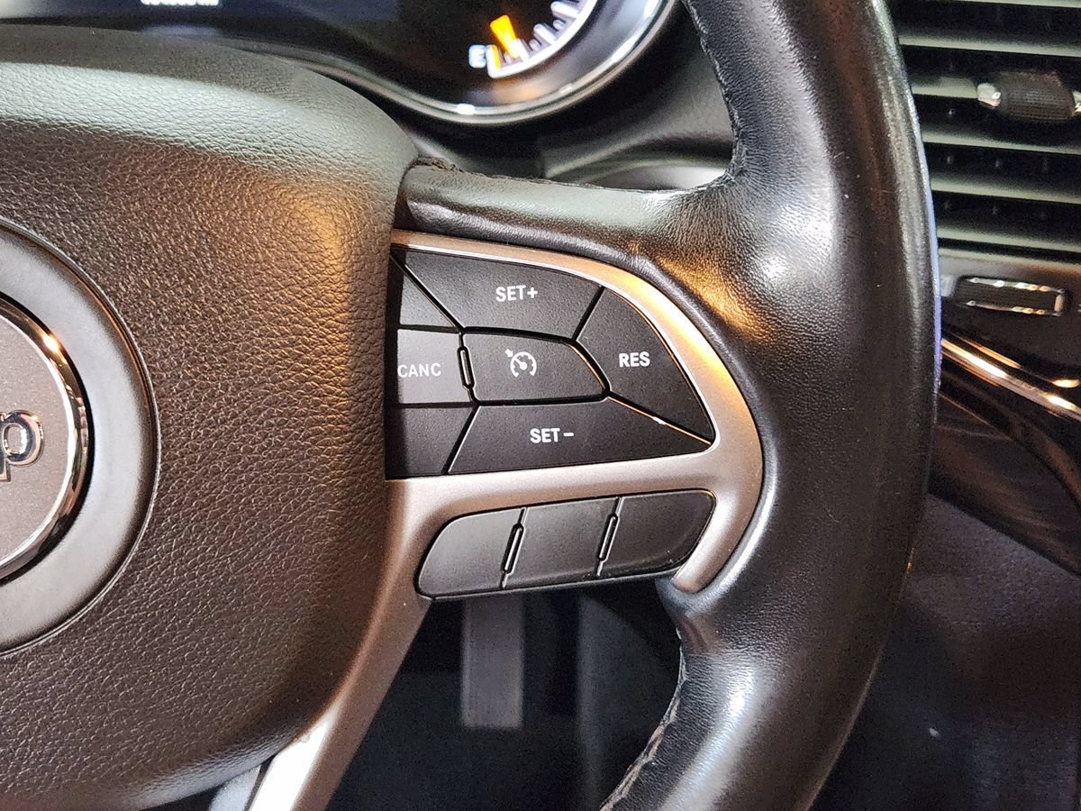 Used 2019 Jeep Grand Cherokee Altitude RWD image 48